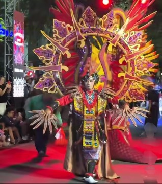 Para seniman tampilkan aksi nari bareng di Indonesian Street Performance Jogja Cross Culture, Malioboro Jogjakarta.  [Instagram]